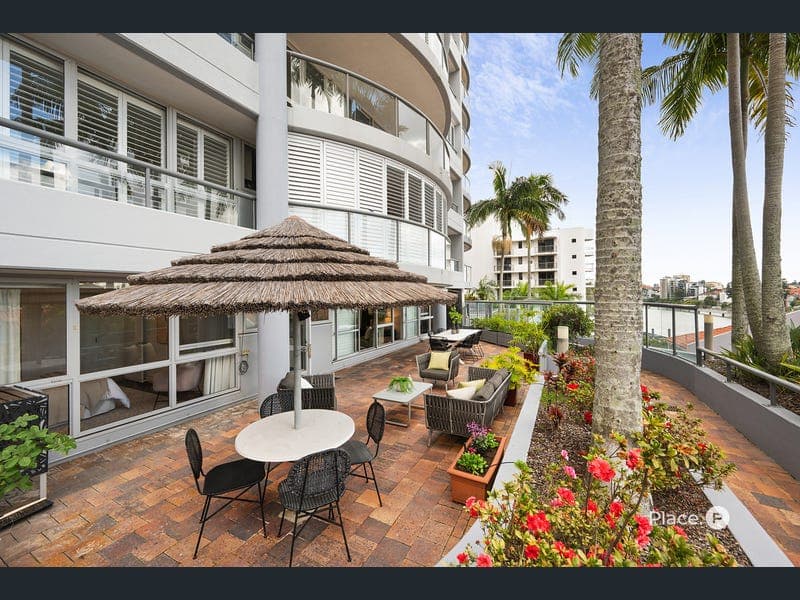 11/30 O'Connell Street, Kangaroo Point — photo 1 of 5