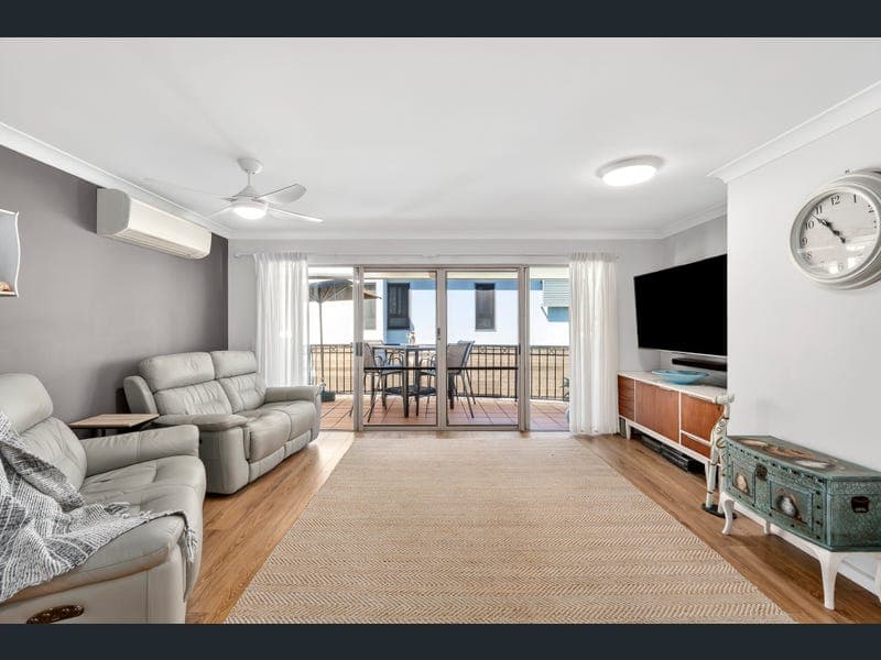 17/1040 Gold Coast Highway, Palm Beach — photo 1 of 5