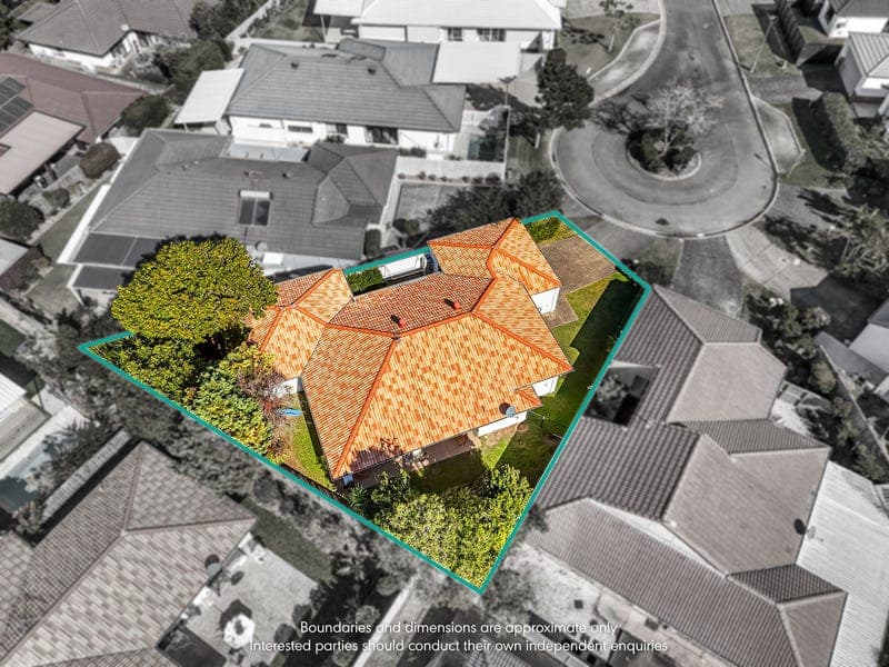9 Picabeen Close, Robina — photo 1 of 5