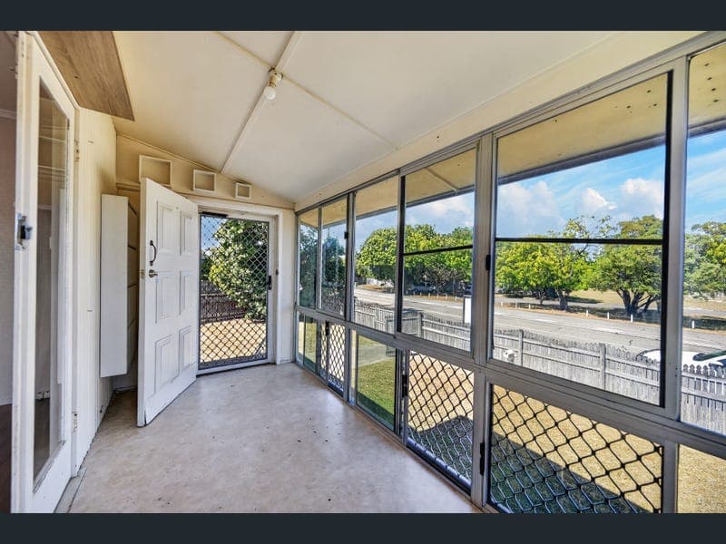 157 Fulham Road, Gulliver — photo 1 of 5