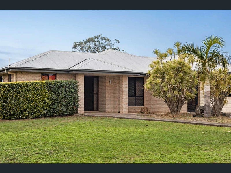 6 Lewis Drive, Meringandan West — photo 1 of 5