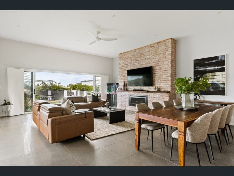 33 Yiada Street, Kedron — photo 1 of 5