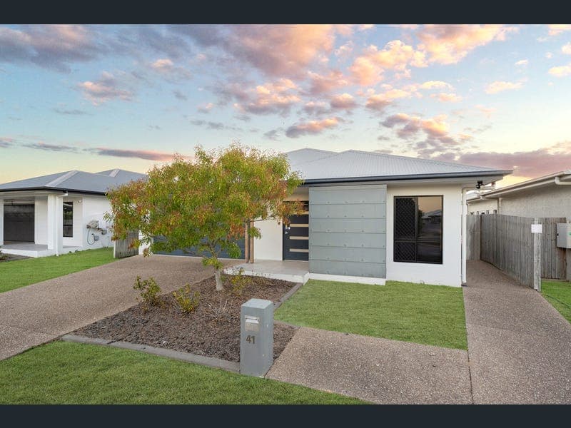 41 Periwinkle Way, Bohle Plains — photo 1 of 5