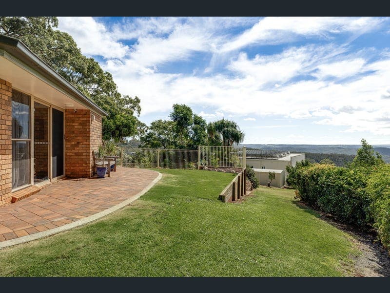 19 Harvey Street, Mount Lofty — photo 1 of 5