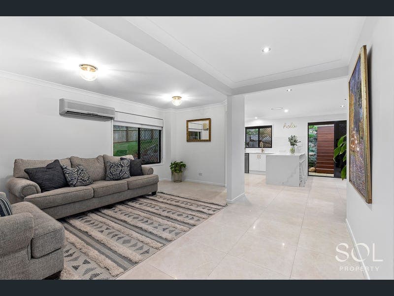 12 Georgette Court, Eatons Hill — photo 1 of 5
