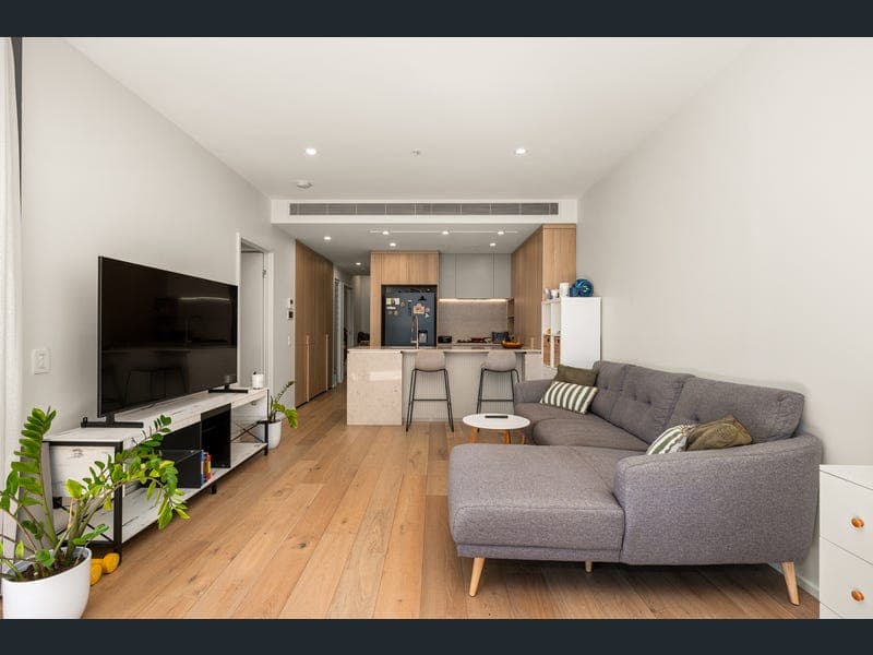 40203/11 Pidgeon Close, West End — photo 1 of 5