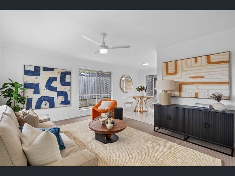33 Jardine Drive, Springwood — photo 1 of 5