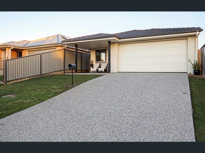 59 Lakeview Road, Morayfield — photo 1 of 5
