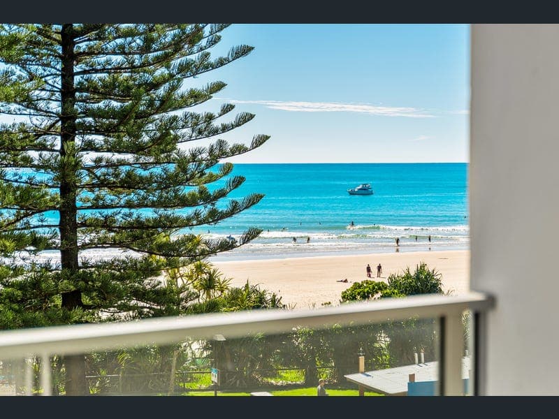 9/162 Marine Parade, Rainbow Bay — photo 1 of 5