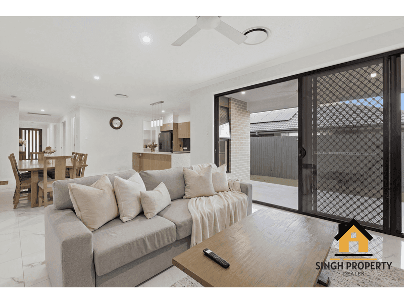 17 Pursuit Crescent, Griffin — photo 1 of 5