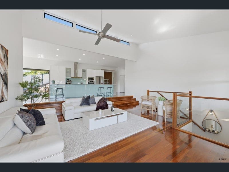 52 Sky Royal Terrace, Burleigh Heads — photo 1 of 5