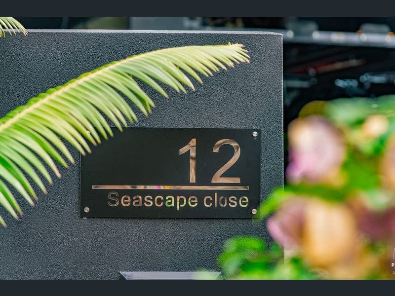 12 Seascape Close, Palm Cove — photo 1 of 5