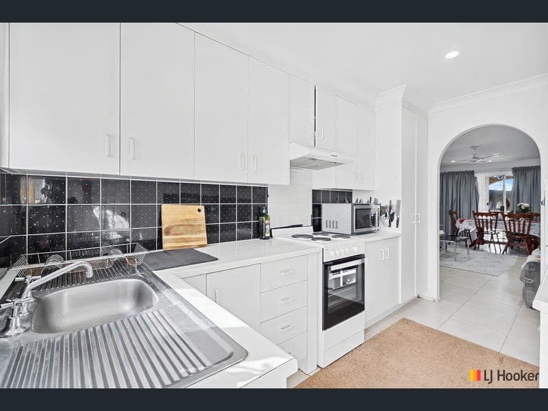 4/37 Armstrong Street, Berserker — photo 1 of 5