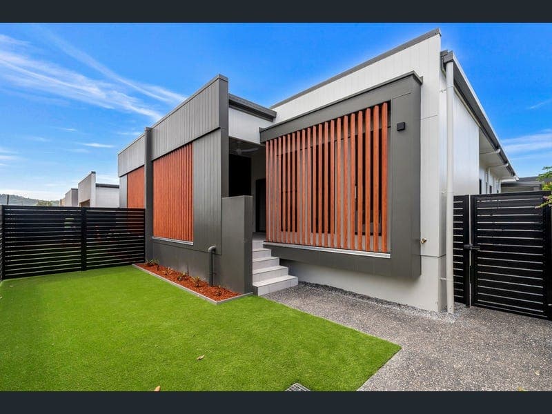 19 McLachlan Street, Manunda — photo 1 of 5