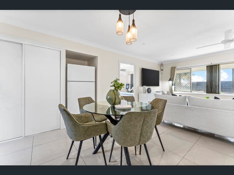 17 Devon Street, Rochedale South — photo 1 of 5