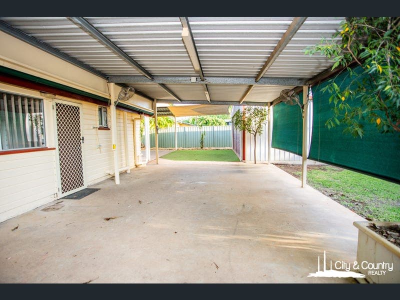 33 Buckley Avenue, Mount Isa — photo 1 of 5