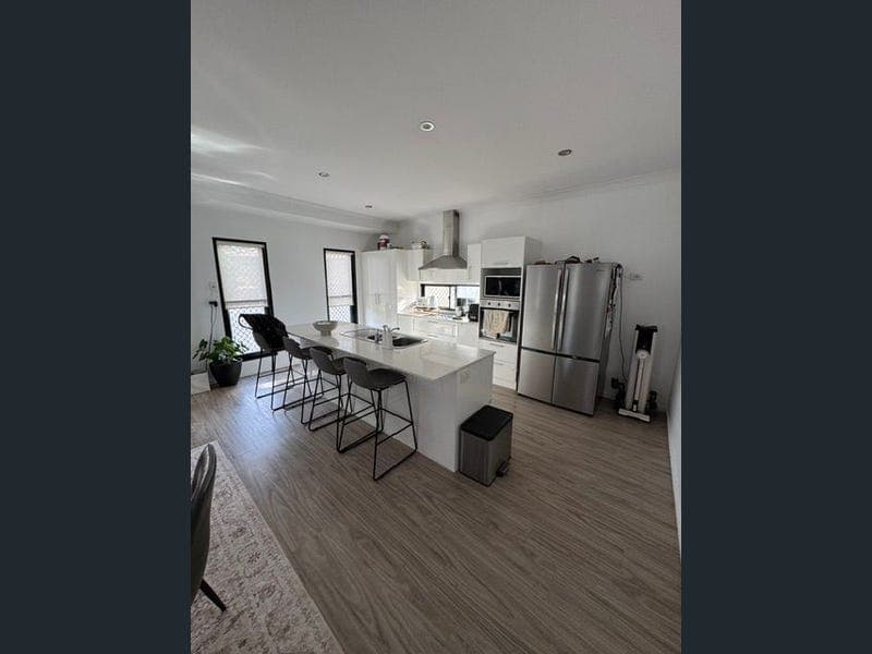 16 Ouston Place, South Gladstone — photo 1 of 5