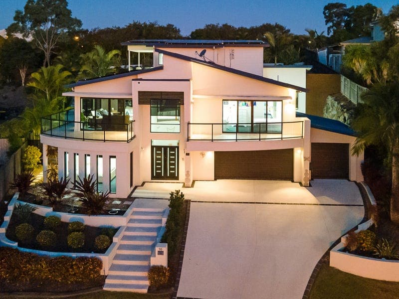 16 Welumba Close, Pacific Pines — photo 1 of 5