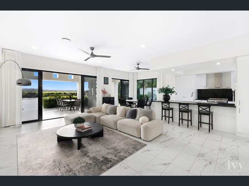 3131 Riverleigh Drive, Hope Island — photo 1 of 5