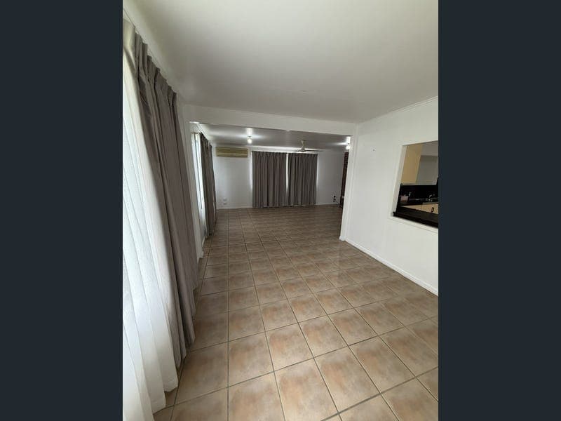 8 Christsen Street, Bundaberg North — photo 1 of 5