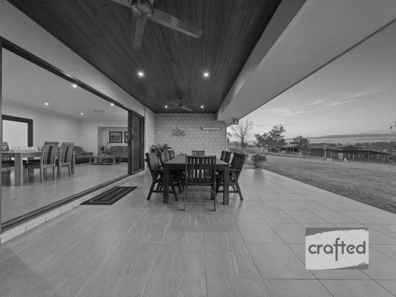 19 Preston Street, New Beith — photo 1 of 5