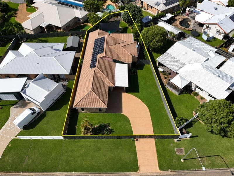 10 Wave Hill Drive, Annandale — photo 1 of 5