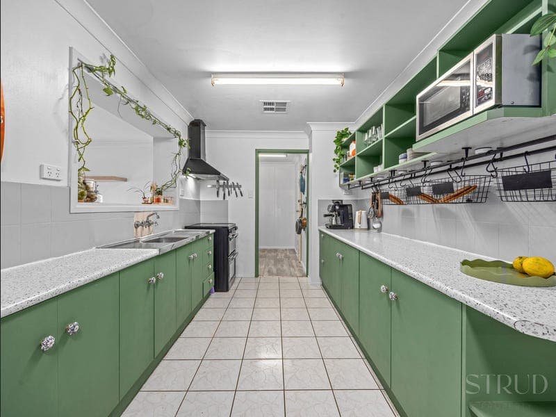 9 Mcinnerney Street, Collingwood Park — photo 1 of 5