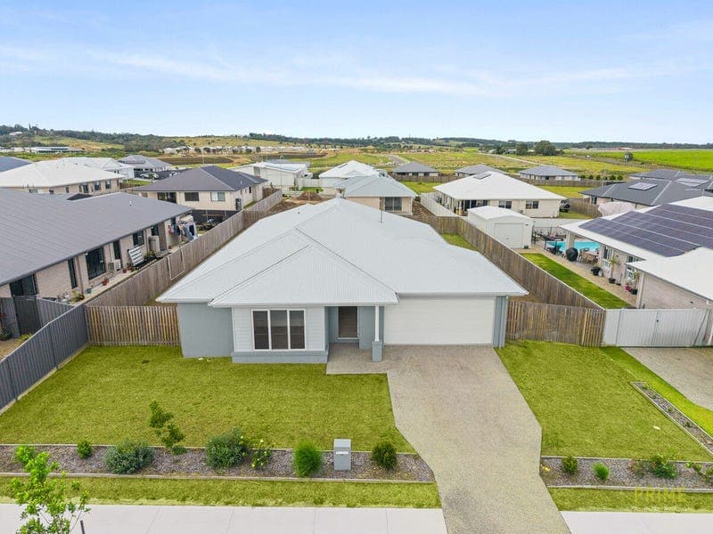18 Woodruff Crescent, Nikenbah — photo 1 of 5