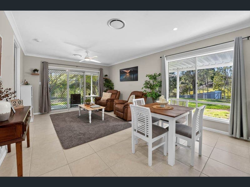 8a Stacey Dr, Boonah — photo 1 of 5
