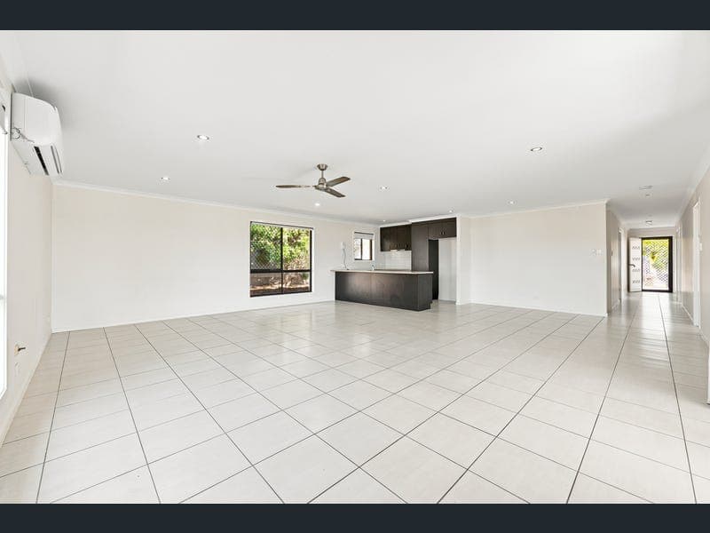 71 Cavella Drive, Glen Eden — photo 1 of 5