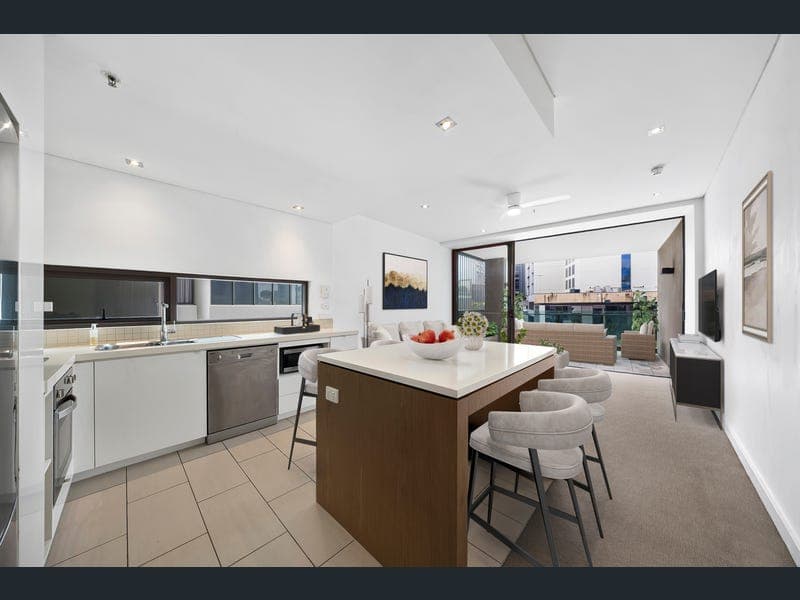 303/107 Astor Terrace, Spring Hill — photo 1 of 5