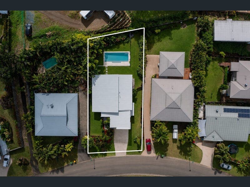 6 Scenic Ridge Drive, Cannonvale — photo 1 of 5