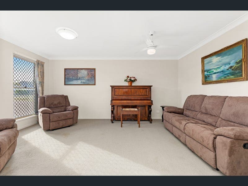 70 Hawker Road, Warwick — photo 1 of 5