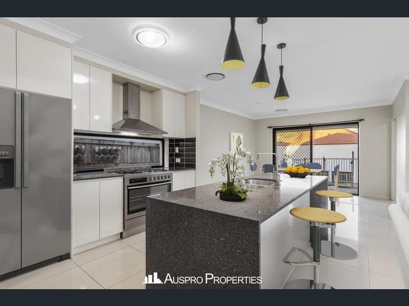 46 Kenneth Street, Coorparoo — photo 1 of 5