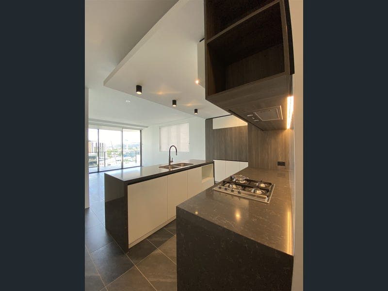 21203 Manning Street, South Brisbane — photo 1 of 5