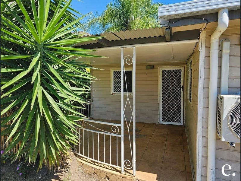 27 Williamson Street, West Gladstone — photo 1 of 5