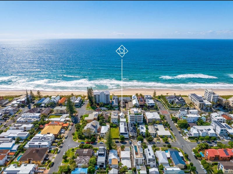 124 Albatross Avenue, Mermaid Beach — photo 1 of 5