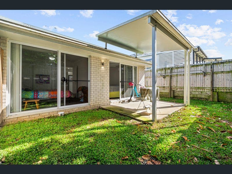 2A Lucas Street, Scarborough — photo 1 of 5