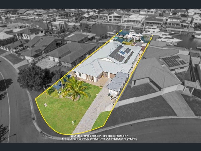 2 Bass Place, Paradise Point — photo 1 of 5