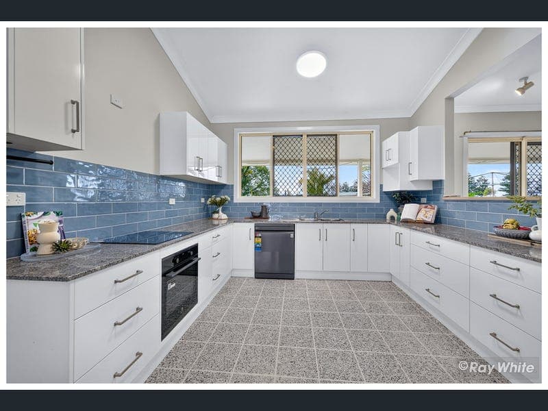 4 Roy Place, Gracemere — photo 1 of 5