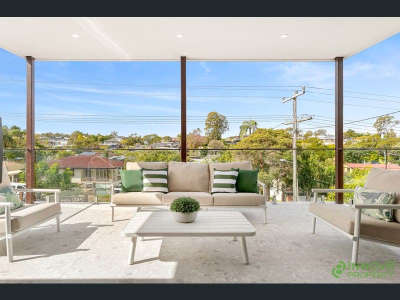 28 Gordon Road, Ferny Hills — photo 1 of 5