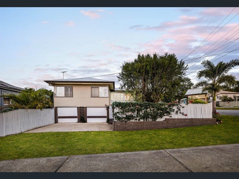 16A Pine Street, North Ipswich — photo 1 of 5