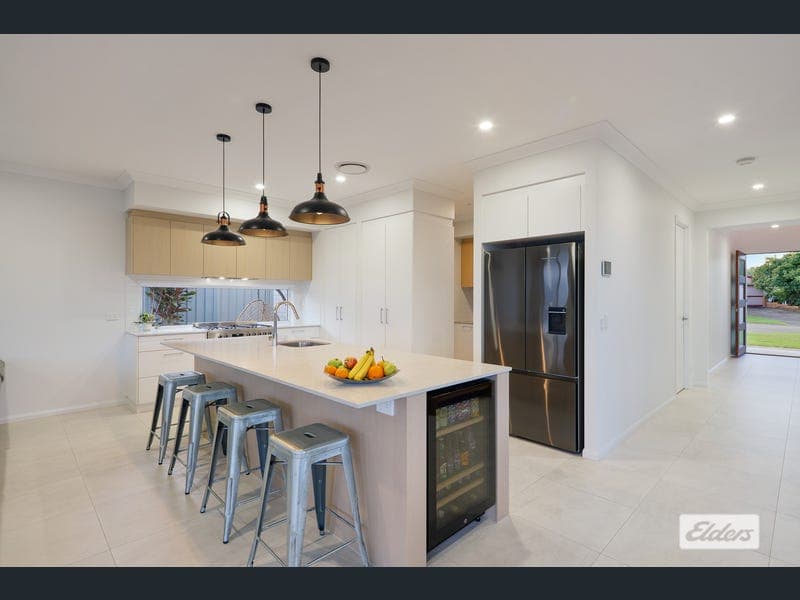 18 Merchant Court, Springwood — photo 1 of 5