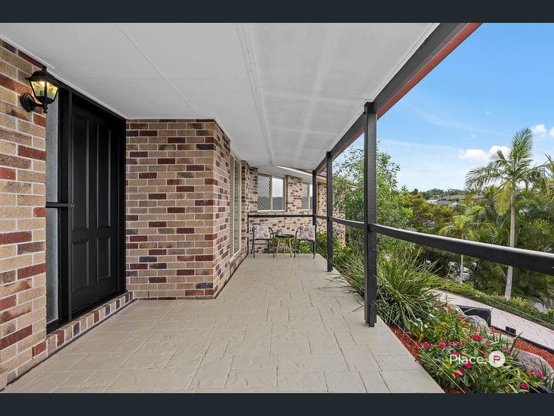 25 Marylin Terrace, Eatons Hill — photo 1 of 5
