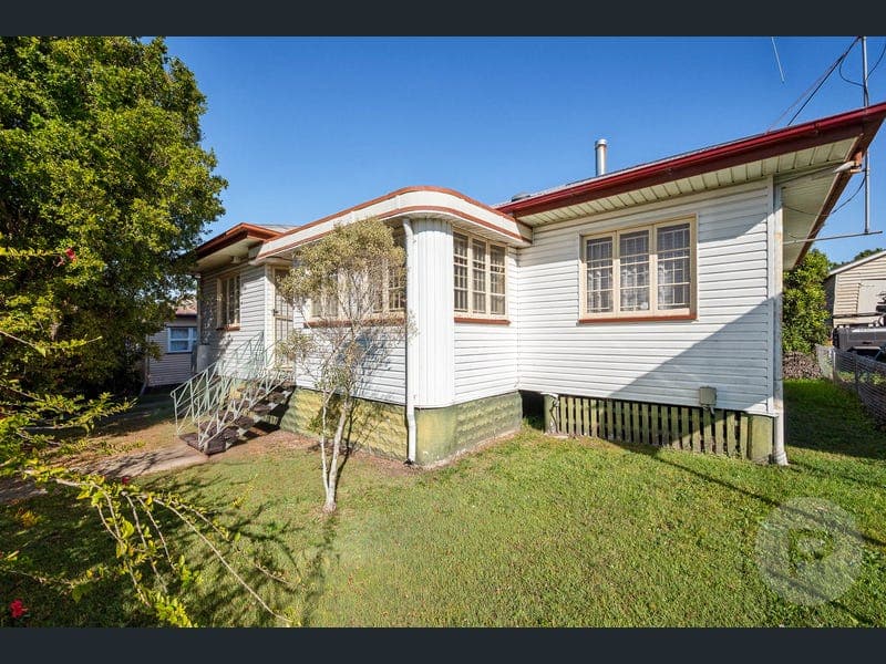 33 Easton Street, Silkstone — photo 1 of 5