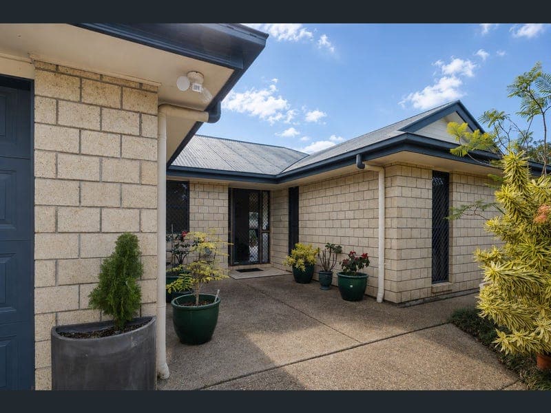 2 Leanne Close, Mcdowall — photo 1 of 5