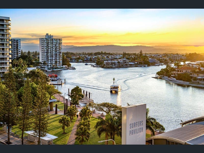 23 Ferny Avenue, Surfers Paradise — photo 1 of 5
