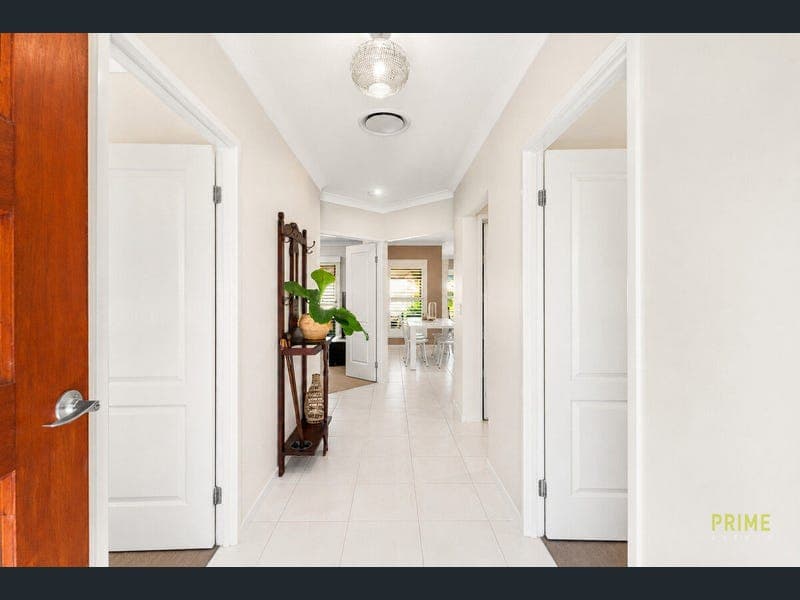 1 Bill Stocks Court, Dundowran Beach — photo 1 of 5