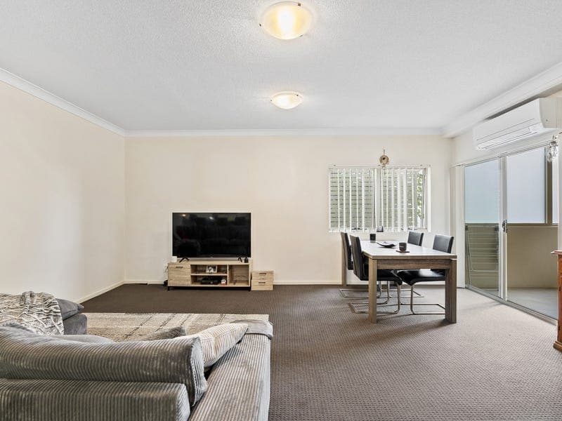 8/12-14 Hawthorne Street, Beenleigh — photo 1 of 5