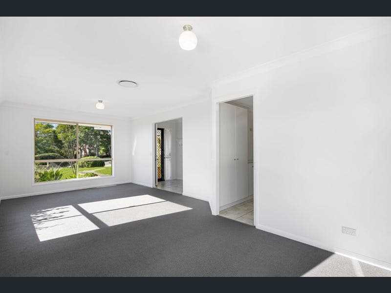 5 Windward Rise, Pacific Pines — photo 1 of 5